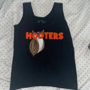 Hooters shirt